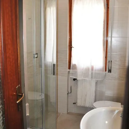 Viale Repubblica 307 2 ピエトラ・リーグレ