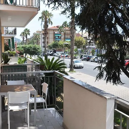 Viale Repubblica 307 2 * Pietra Ligure