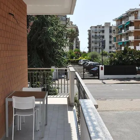 公寓 Viale Repubblica 307 2 皮特拉利古