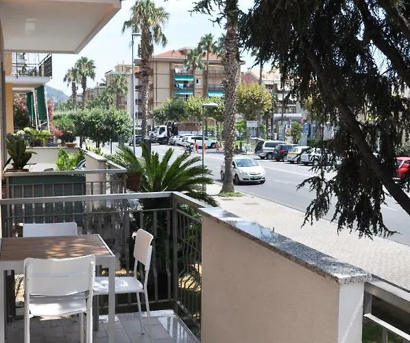 Viale Repubblica 307 2 * Pietra Ligure